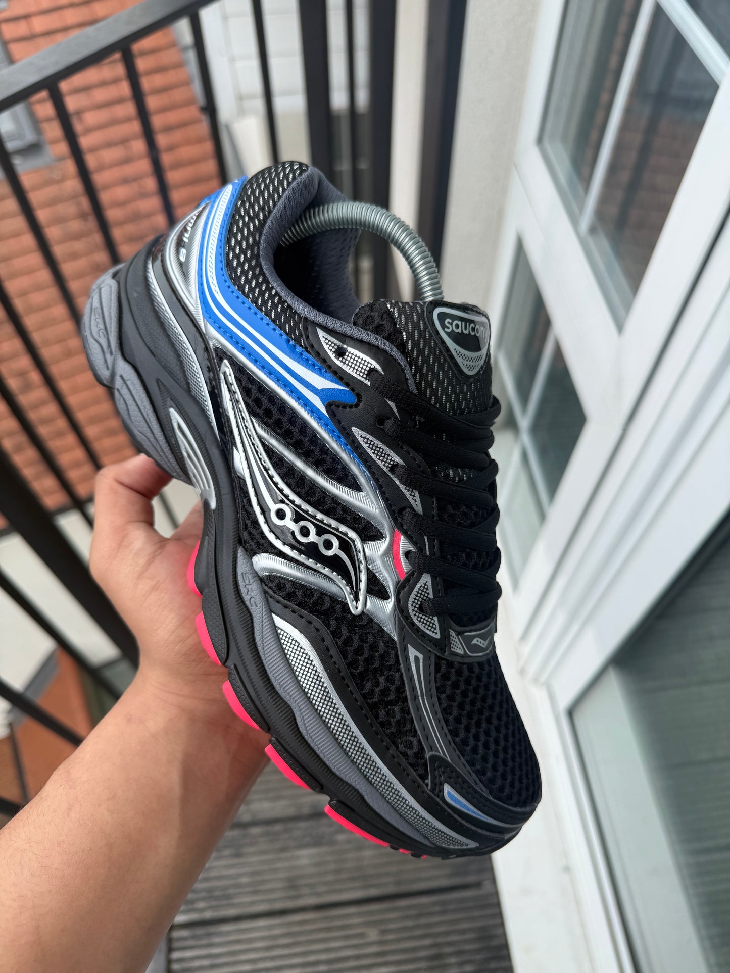 Black / Multi Saucony