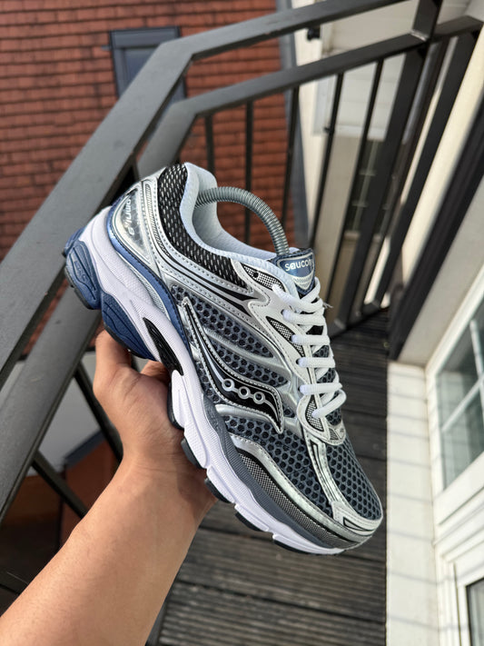 Navy Saucony