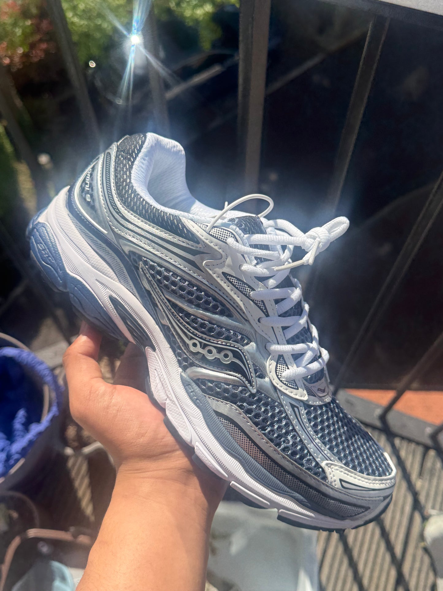 Navy Saucony