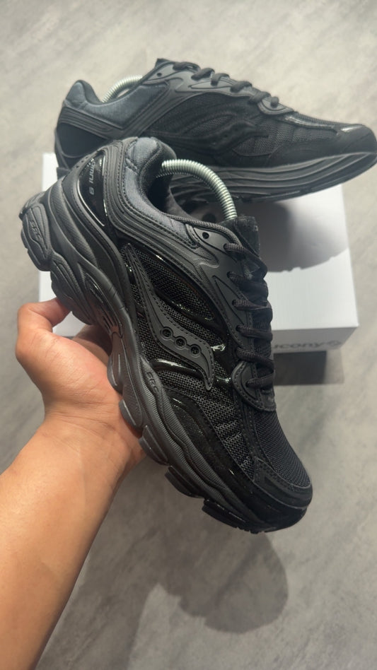 Black Saucony