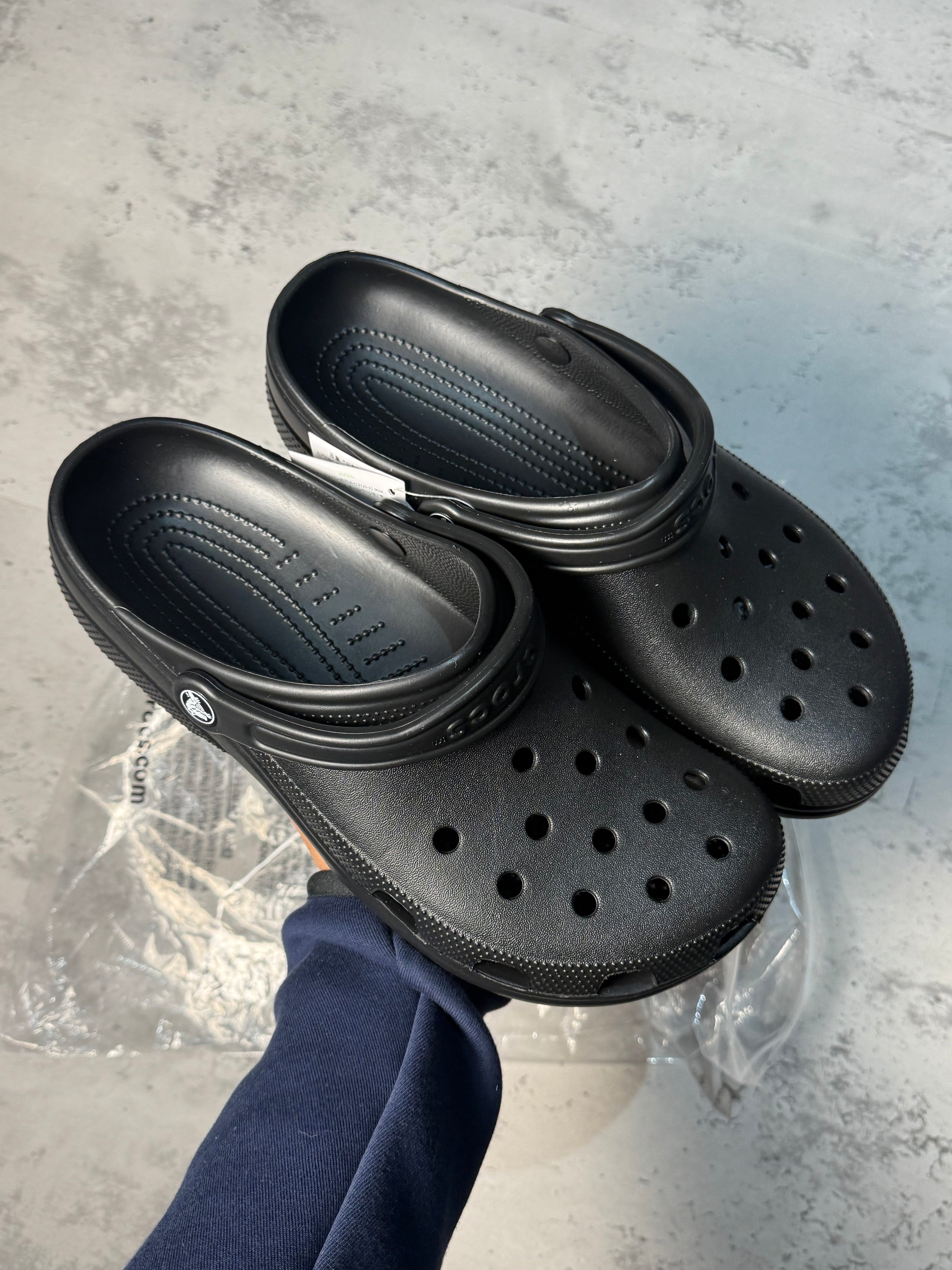 Black Crocs