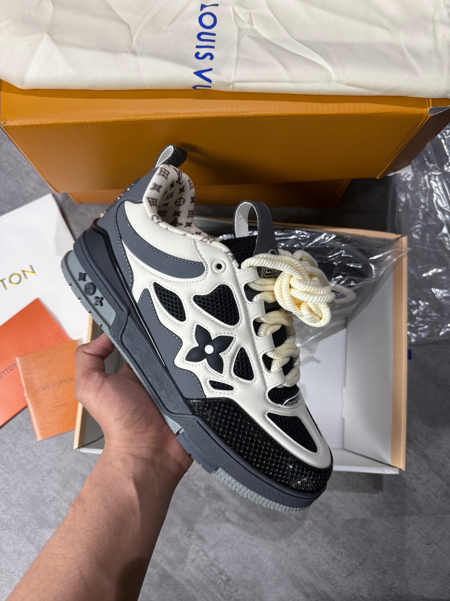 Lv Skates